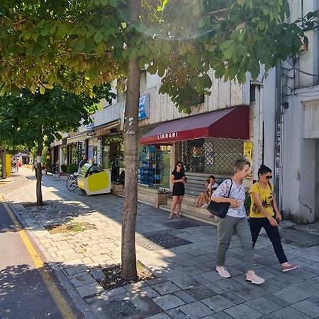 2V1 - 21 Dhjetori Leilighet Tiranë Eksteriør bilde